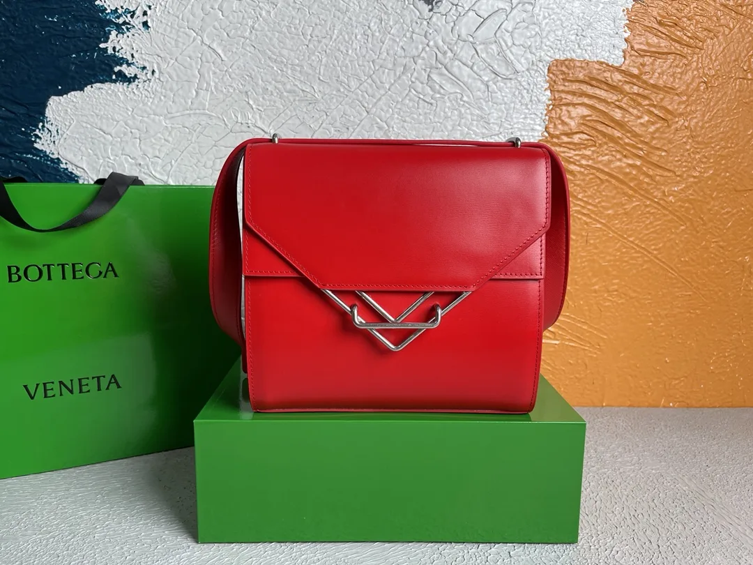 Bottega Veneta Clip
