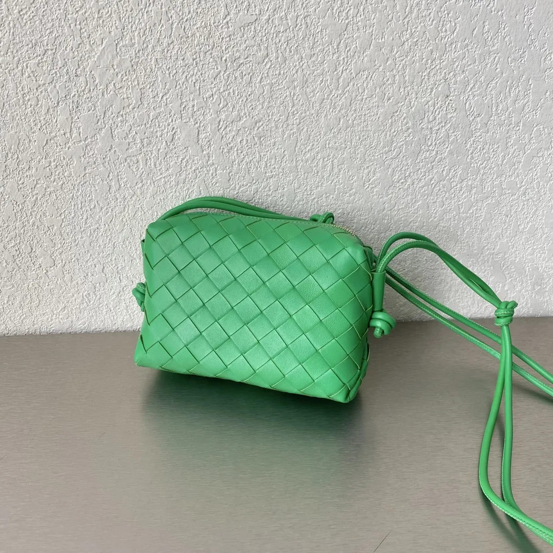 Bottega Veneta Mini Loop Camera Bag Grey / - Image 6
