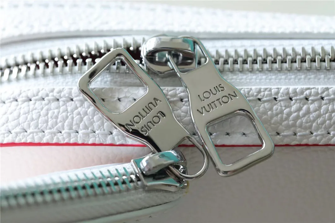 Alternative view of Louis Vuitton Trio Messenger Damier Spray White