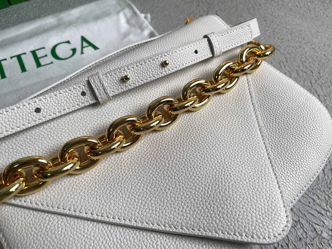 Bottega Veneta Mount White - Image 4