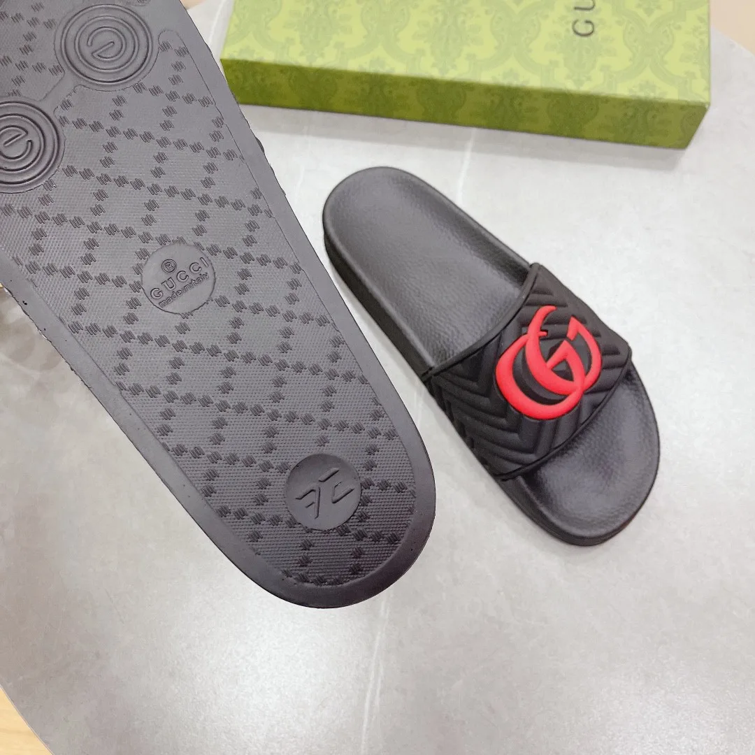 Gucci Women’s Quilted GG Rubber Slide Black And Red - Image 8