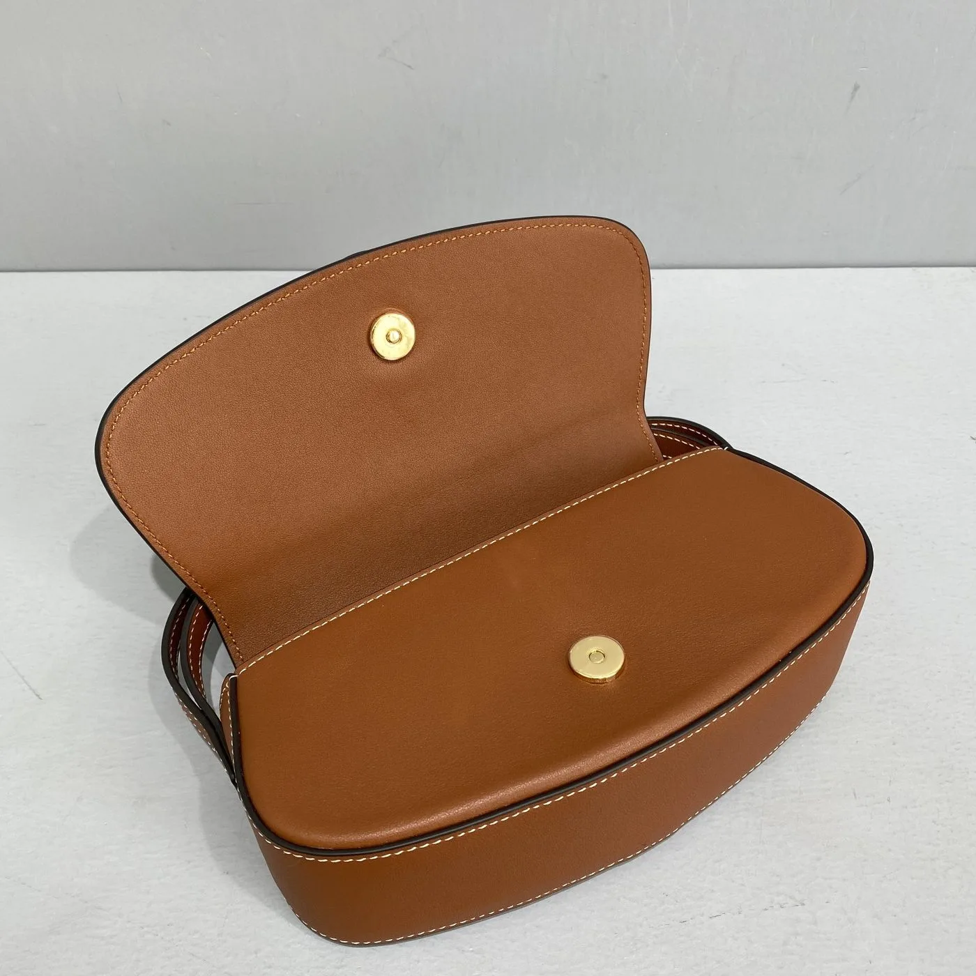 Celine Clutch On Strap Brown / - Image 4