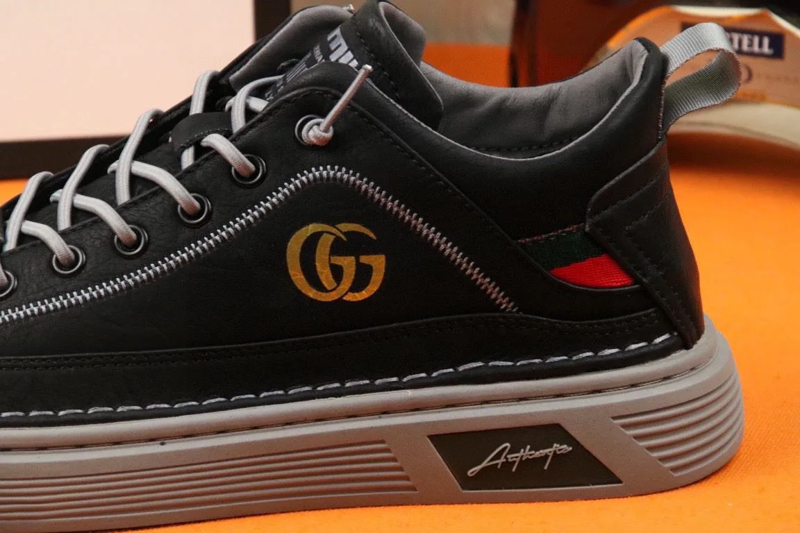 Gucci Men’s Sneakers With Logo GG Gold Web Black - Image 7