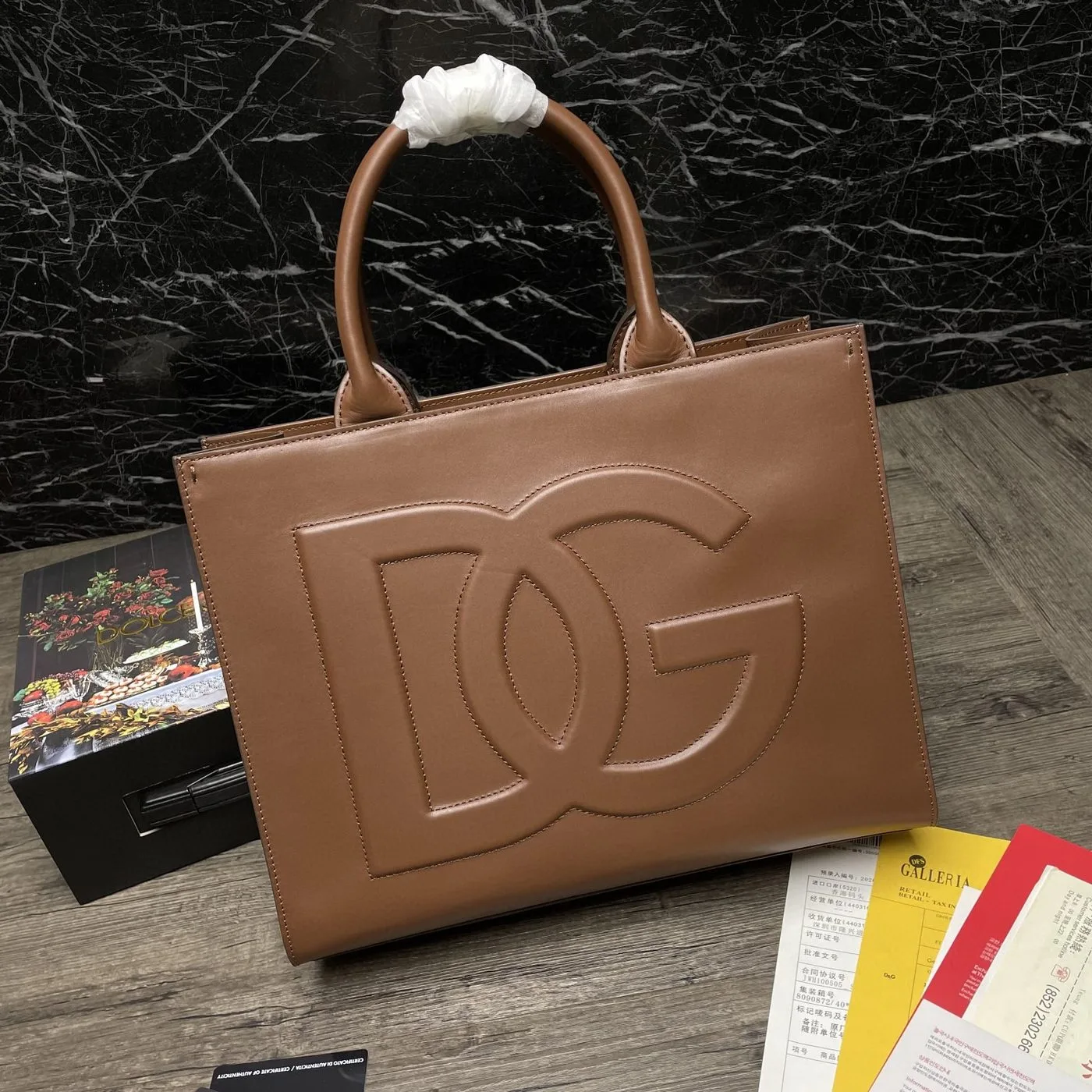 Dolce & Gabbana Small DG Daily Shopper