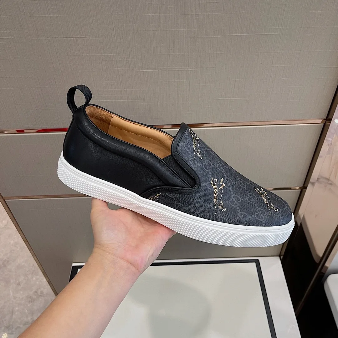 Gucci Men’s Ace GG Supreme Slip-On With Tigers Printed Black - Image 6