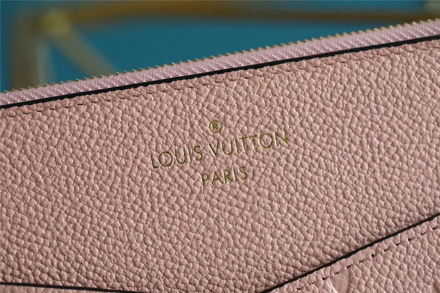 Louis Vuitton Pochette Melanie MM Monogram Empreinte Pink - Image 9