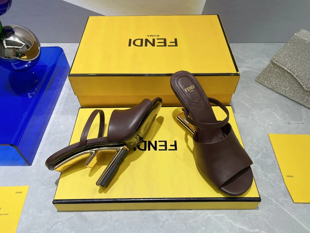 Fendi First Burgundy High-Heeled Sandals - Image 4