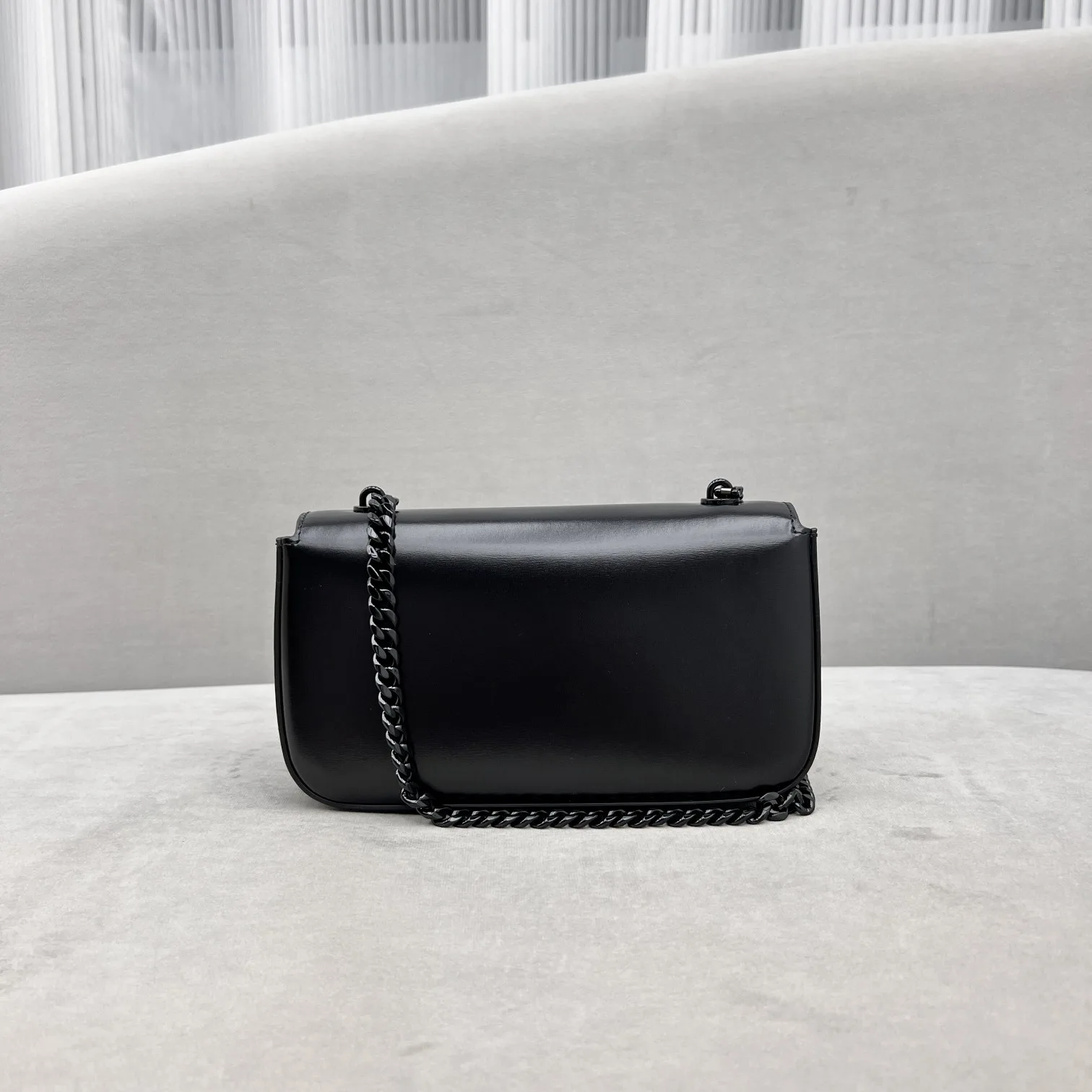 Chain Shoulder Bag Triomphe In Shiny Black / .38NO - Image 5