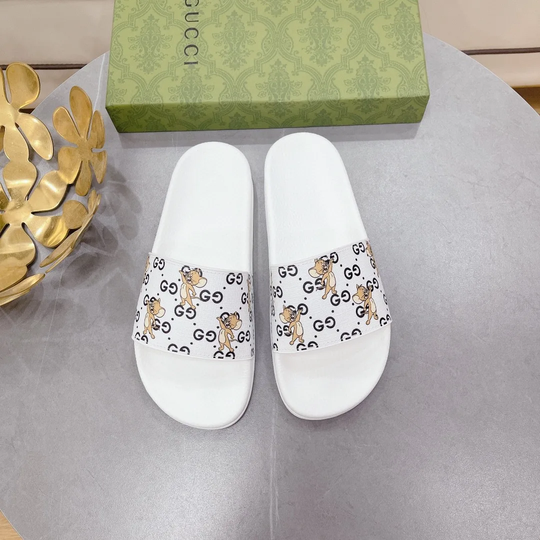 Gucci Women’s Jerry Print Slide Sandal White - Image 9