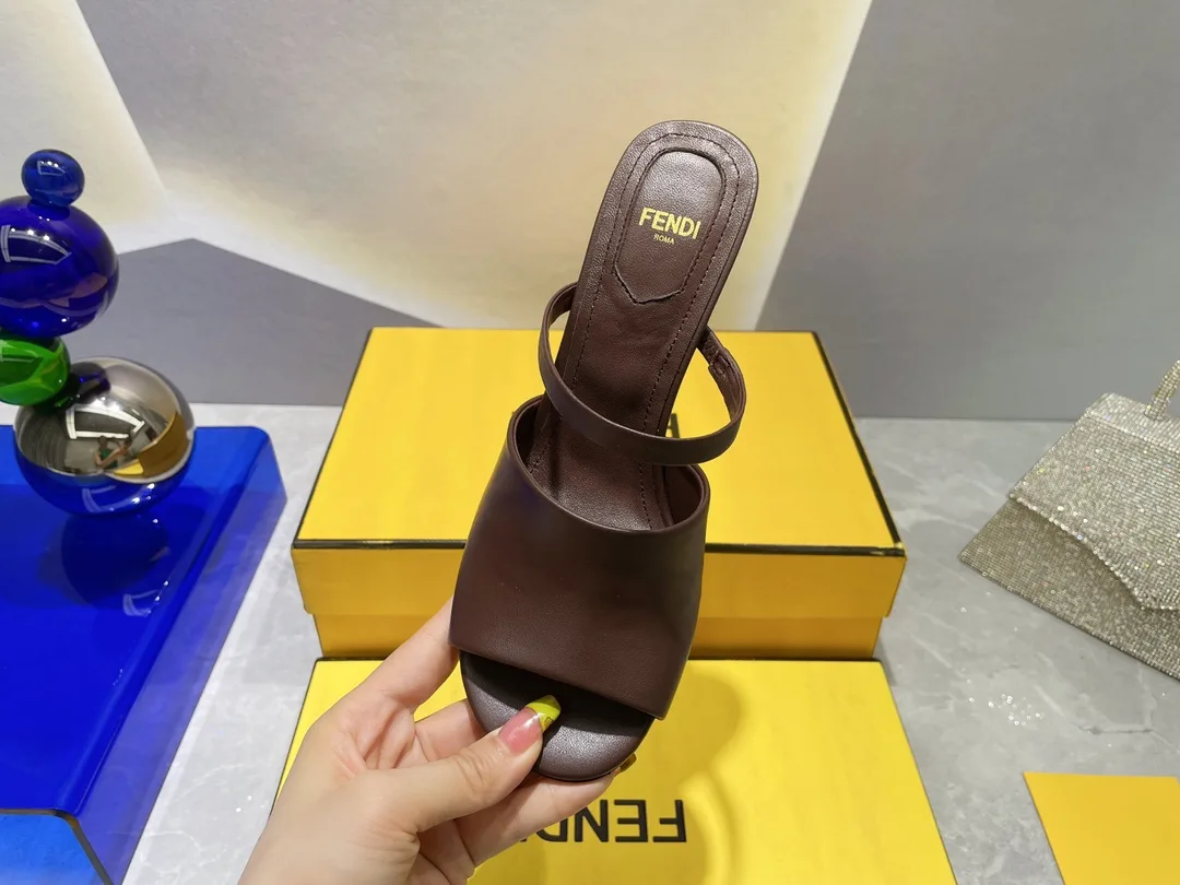 Fendi First Burgundy High-Heeled Sandals - Image 3