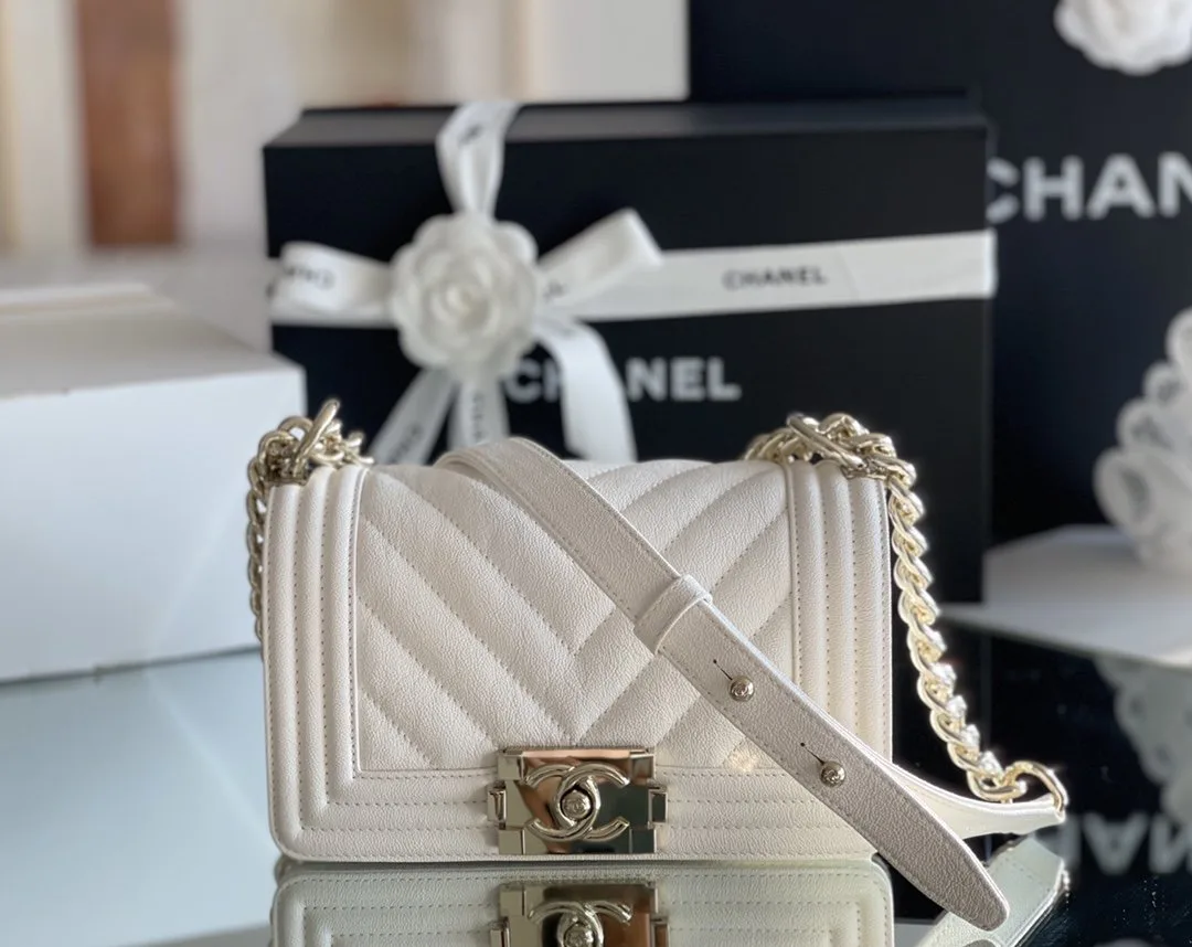 Chanel Mini Boy Flapbag White / - Image 5