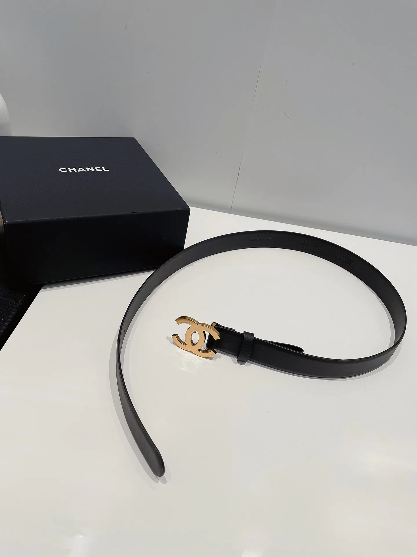 Chanel Gold Tone Interlocking C Buckle Belt Black - Image 6