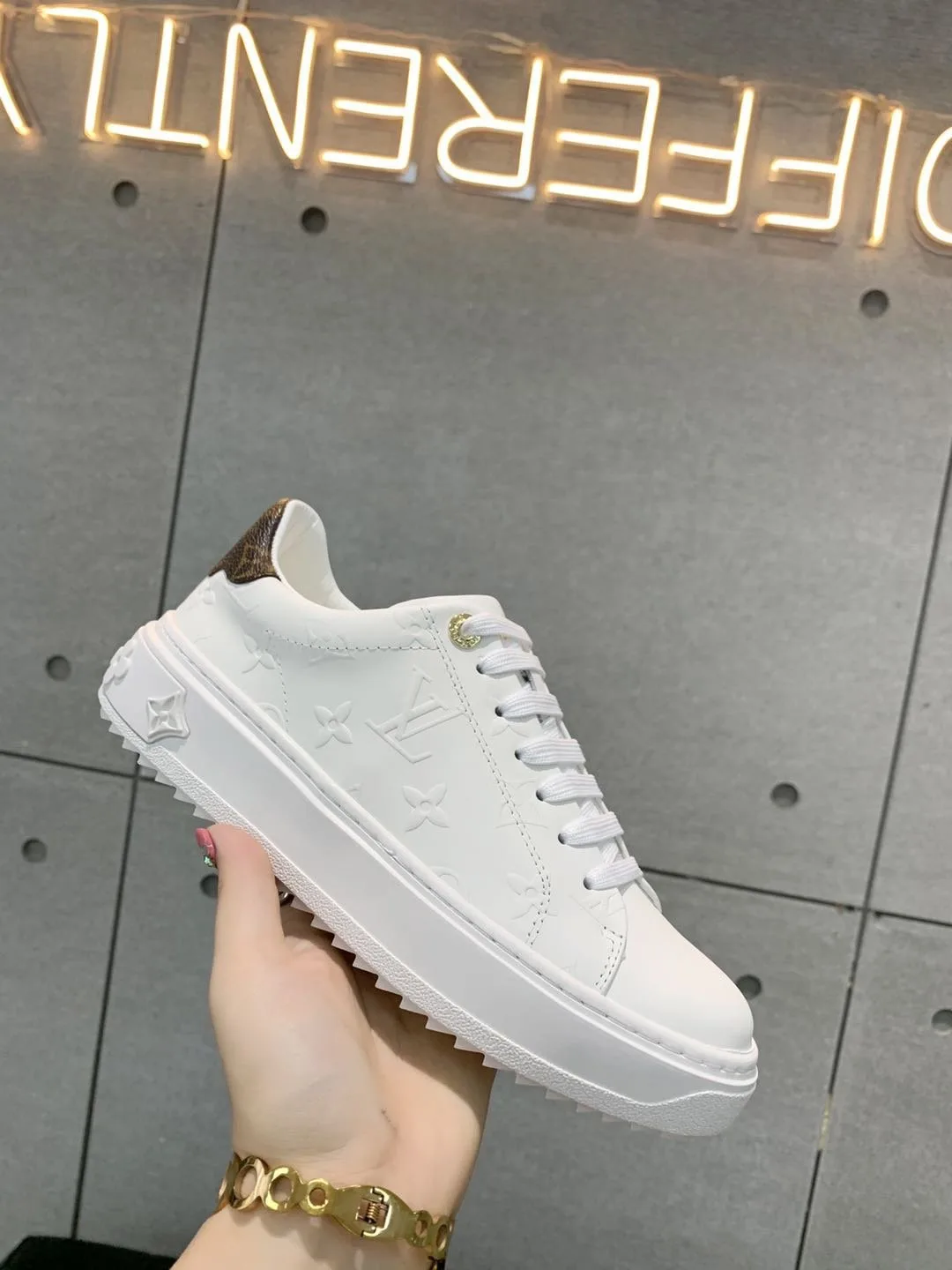 Louis Vuitton Time Out Sneaker White LV 1AAE5O - Image 5