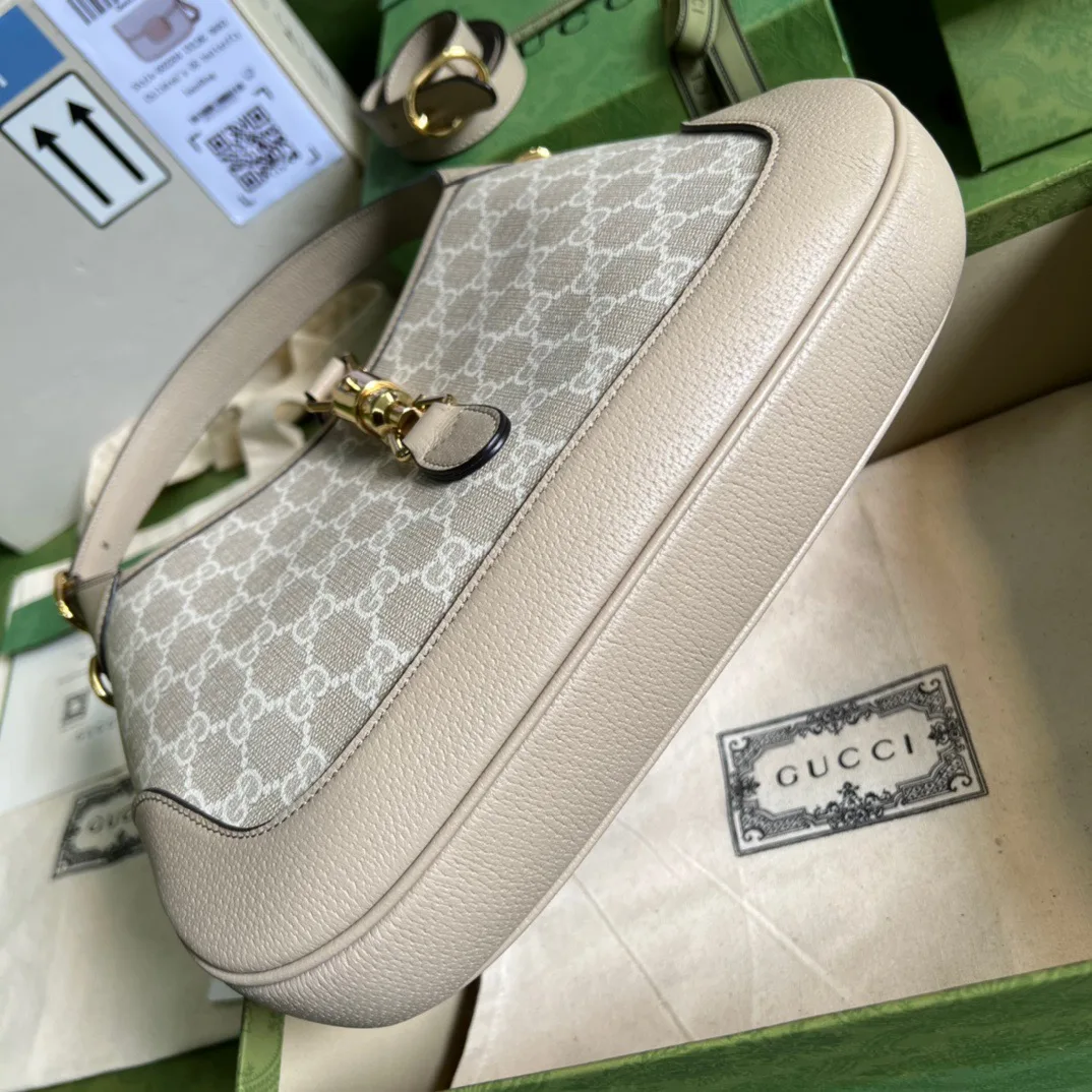 Gucci Jackie 1961 Small GG Shoulder Bag Beige - Image 4