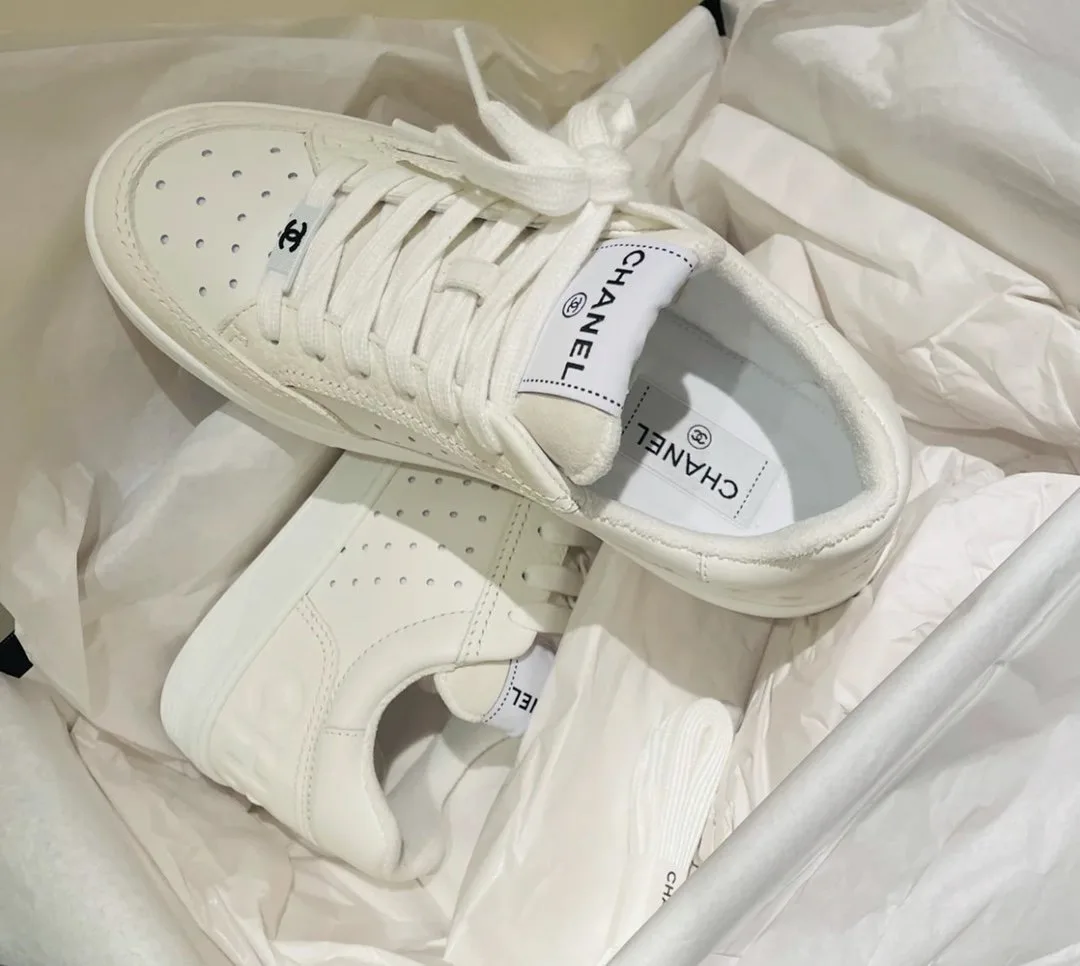 Chanel Sneakers White , Women’s Shoes / - Image 8