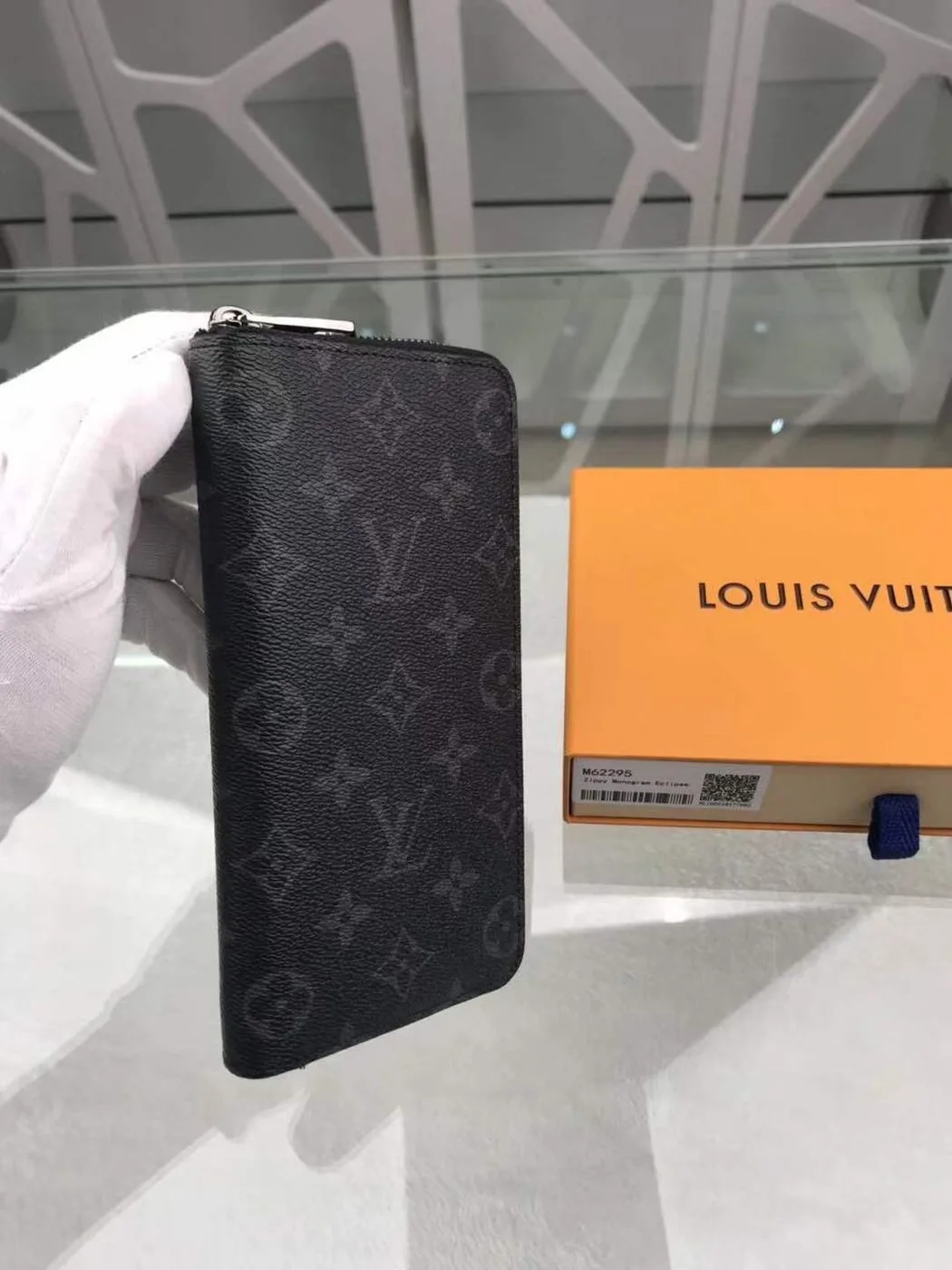 Louis Vuitton Zippy Wallet Vertical Monogram Eclipse Canvas - Image 3