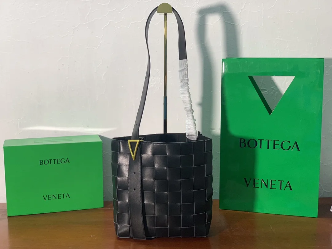 Bottega Veneta Shoulder