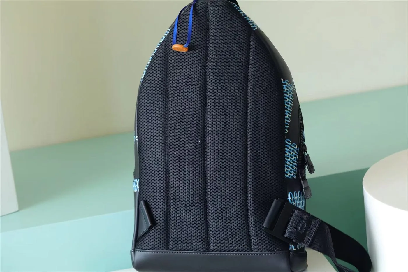 Louis Vuitton Racer Damier Spray Blue , Mens Backpacks / - Image 4
