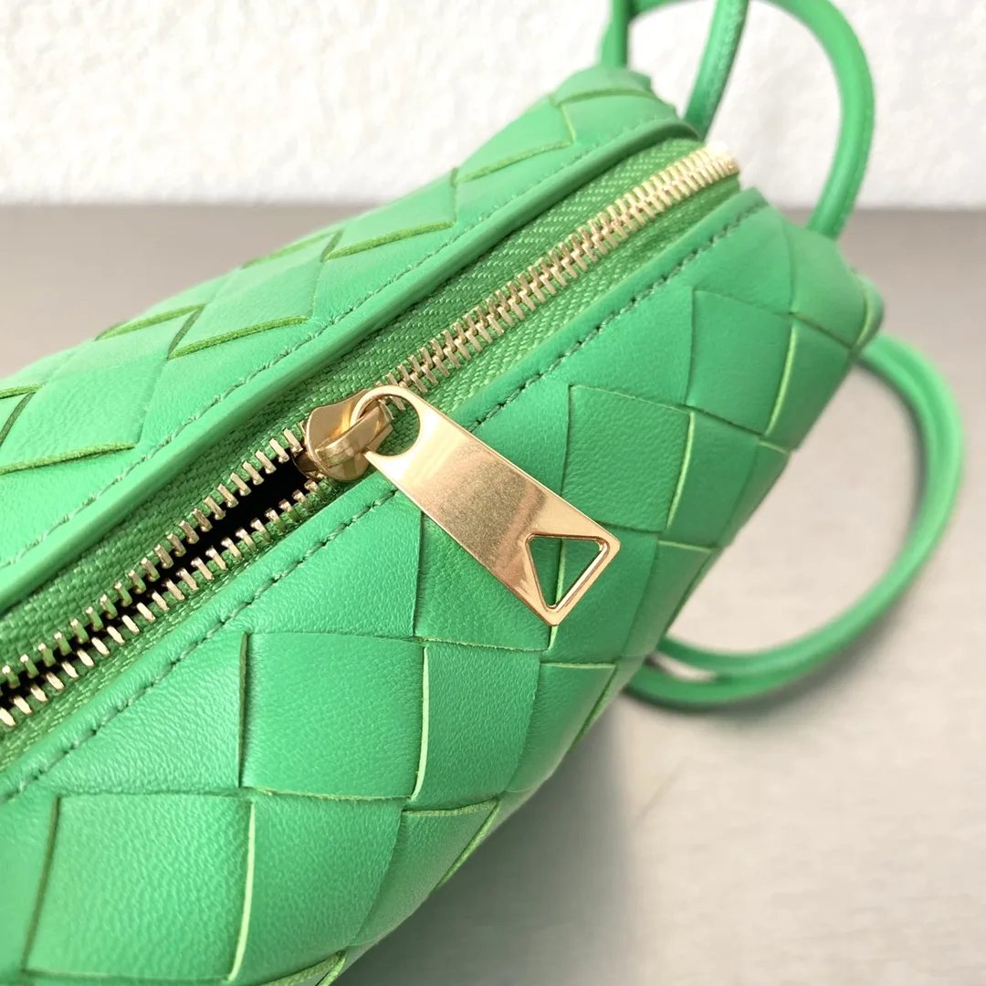 Bottega Veneta Mini Loop Camera Bag Grey / - Image 4