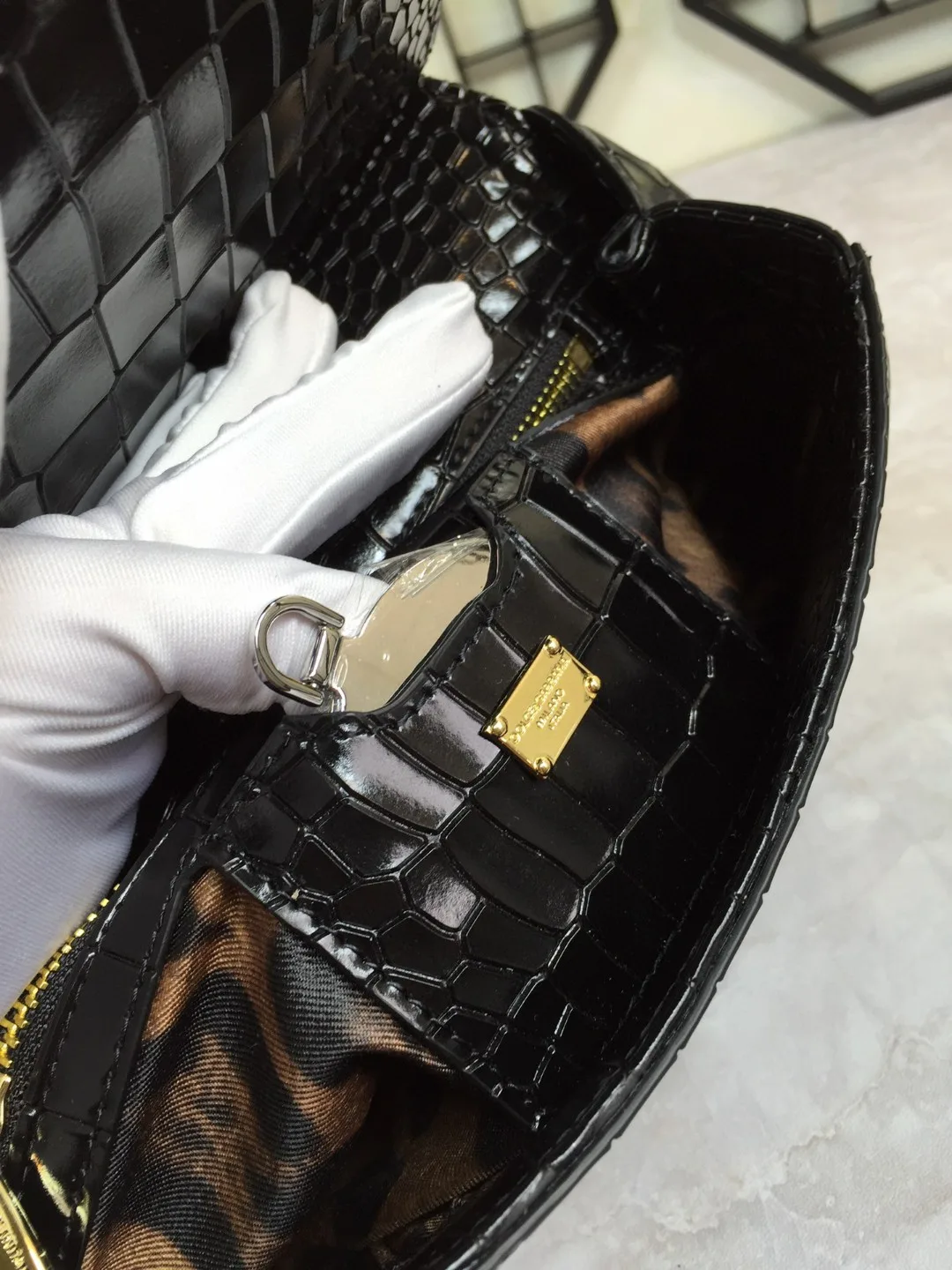 Dolce & Gabbana Medium Sicily Bag In Foiled Crocodile-Print Black / DG - Image 5