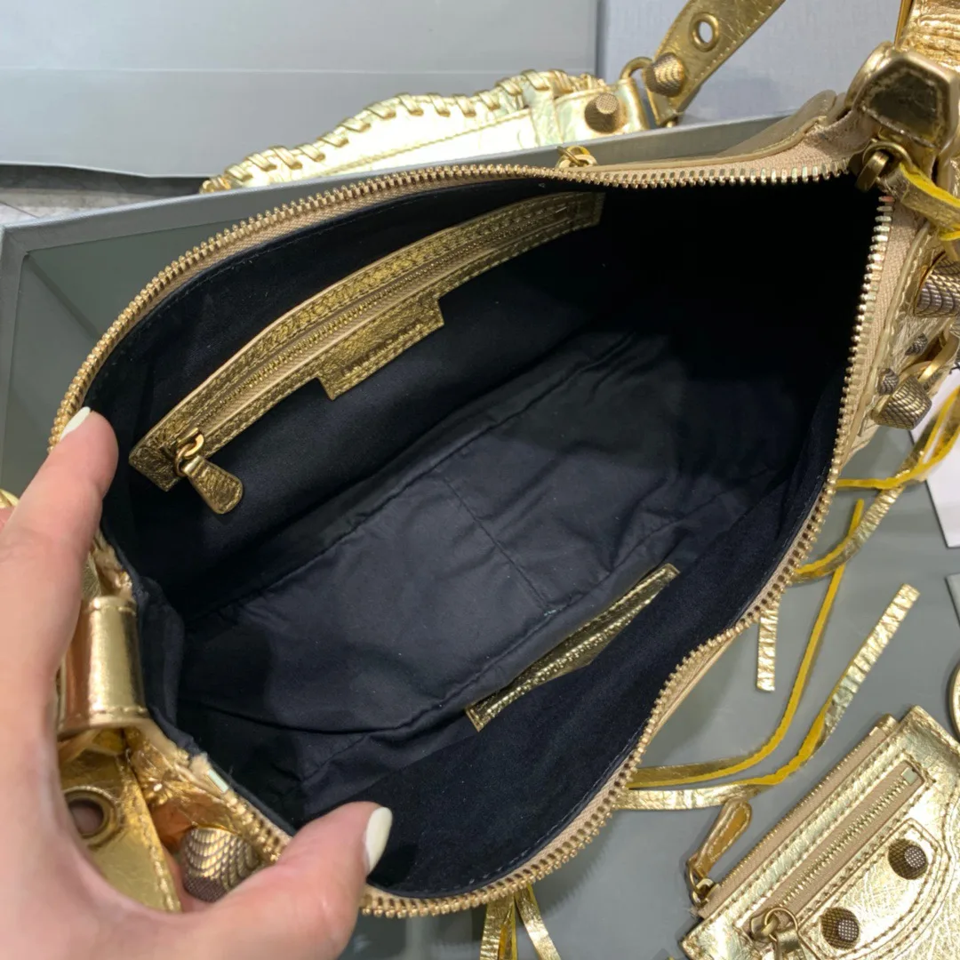 Balenciaga Le Cagole XS Shoulder Bag In Gold - Image 4