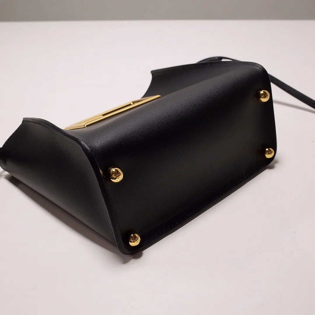 Fendi Way Small Black Bag For Woman / 8BS054AAIWF0KUR - Image 4