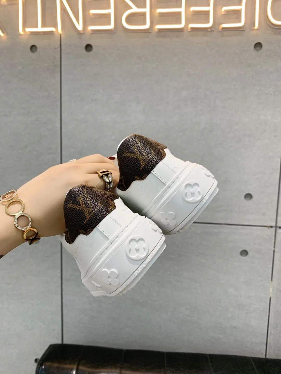 Louis Vuitton Time Out Sneaker White LV 1AAE5O - Image 4
