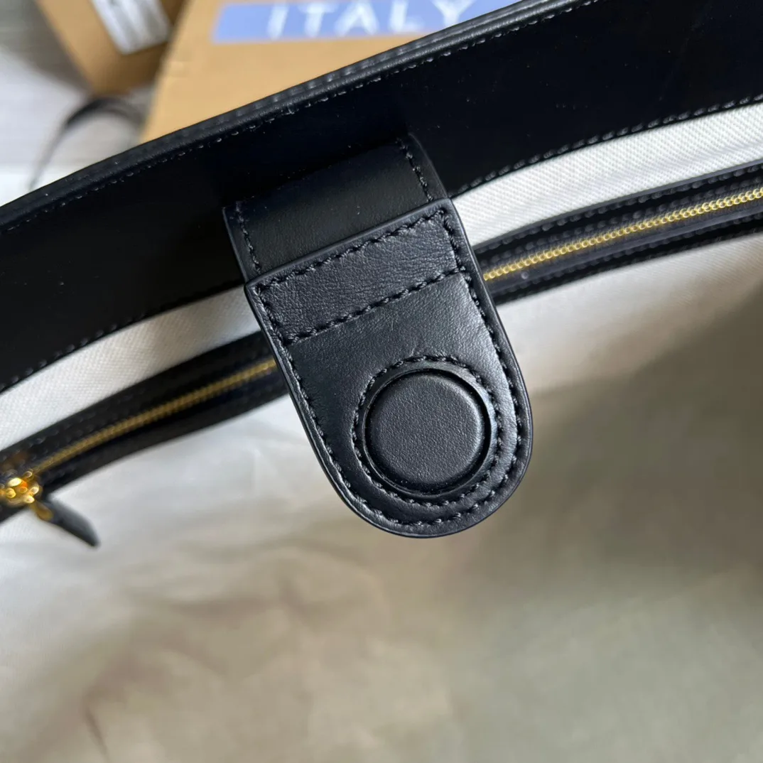 Gucci GG Matelasse Medium Tote Bag / Black Gold Hardware ? UM8IG 1000 - Image 11