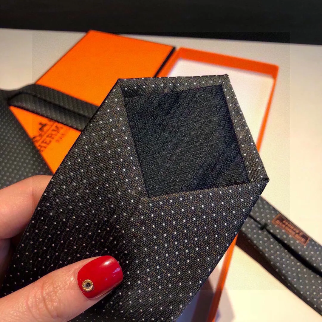 Alternative view of Hermes Tie 7 Faconnee New H Tie Noir Hermes Men Tie 01