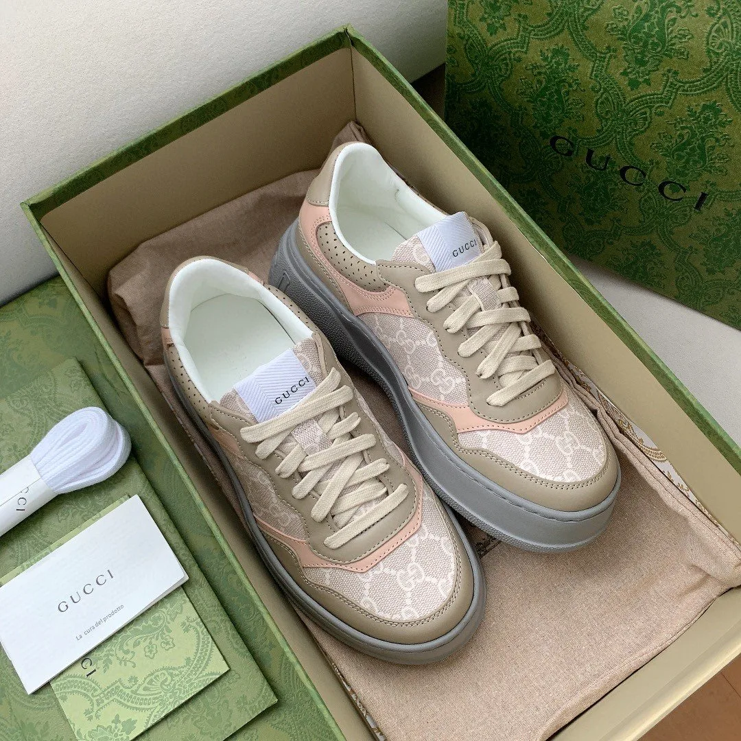 Gucci Women’s GG Sneaker White And Beige Supreme - Image 3