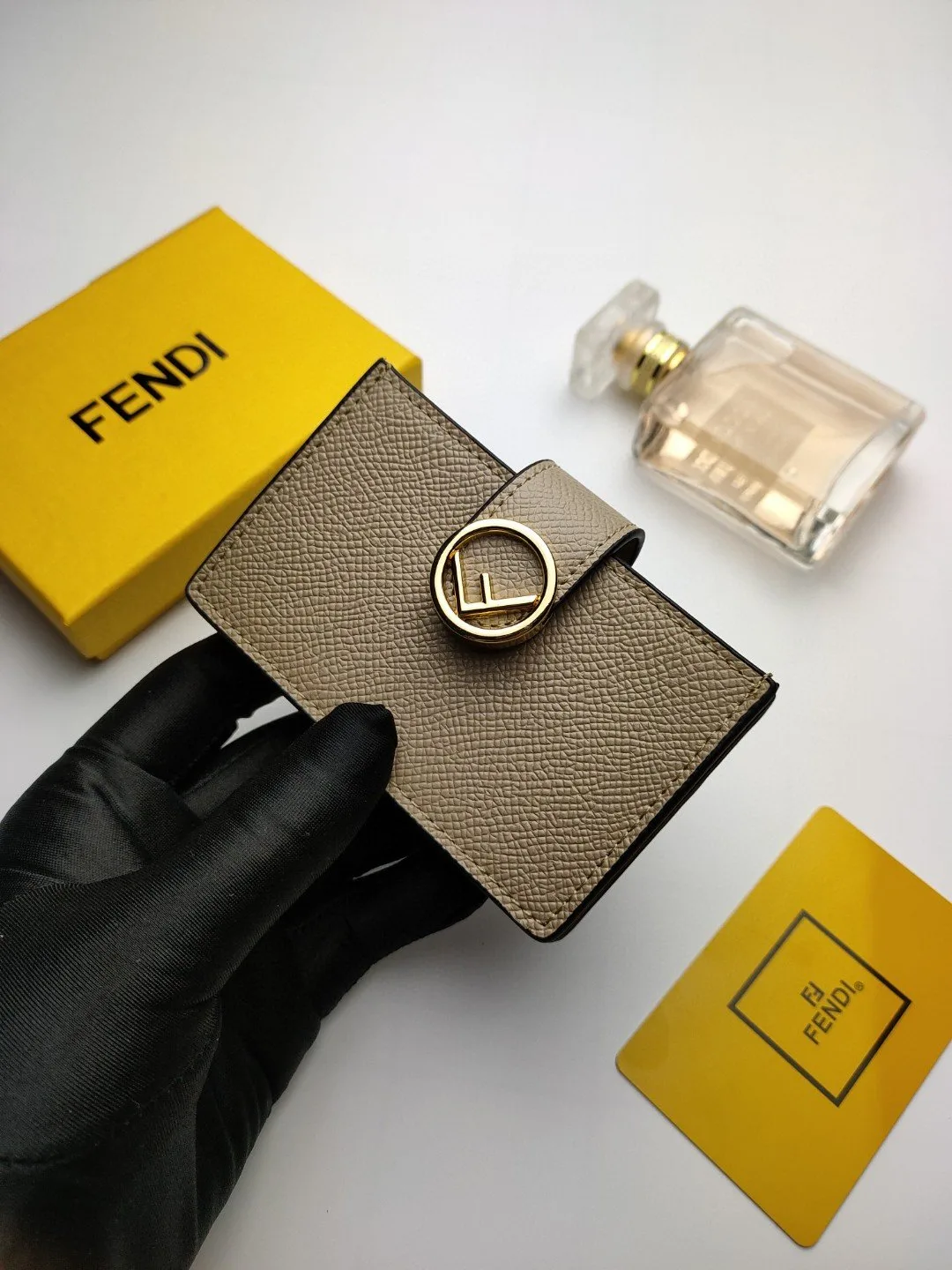 Fendi Card Holder Light Grey With Light Grey Gusseted Card Holder / FF 8M0301A18BF0E65 - Image 6