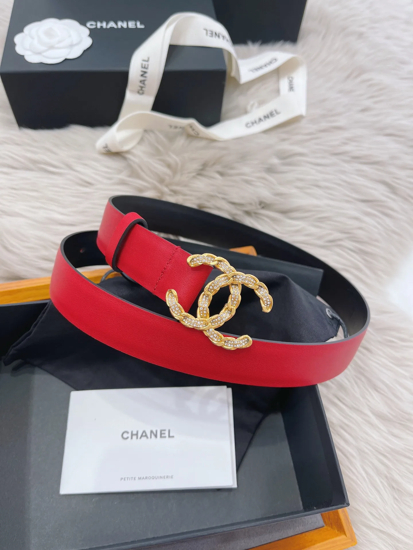 Chanel Shiny Gold Tone Chain Interlocking C Belt Red - Image 8