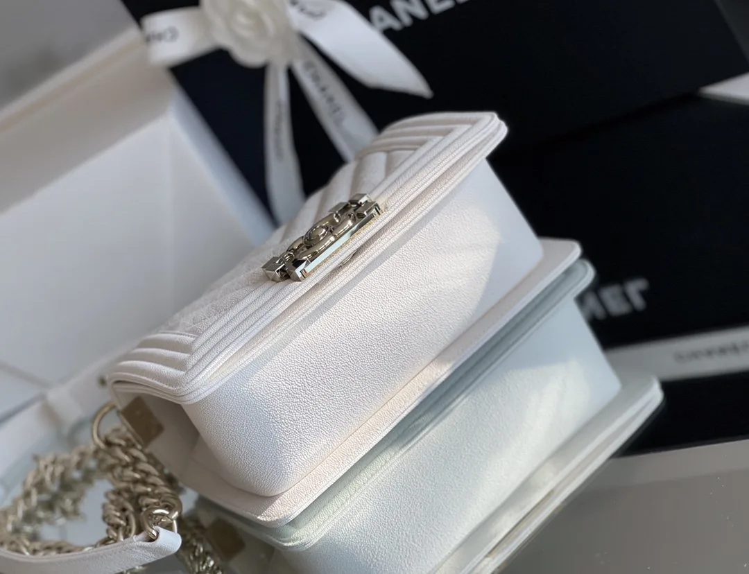 Chanel Mini Boy Flapbag White / - Image 3