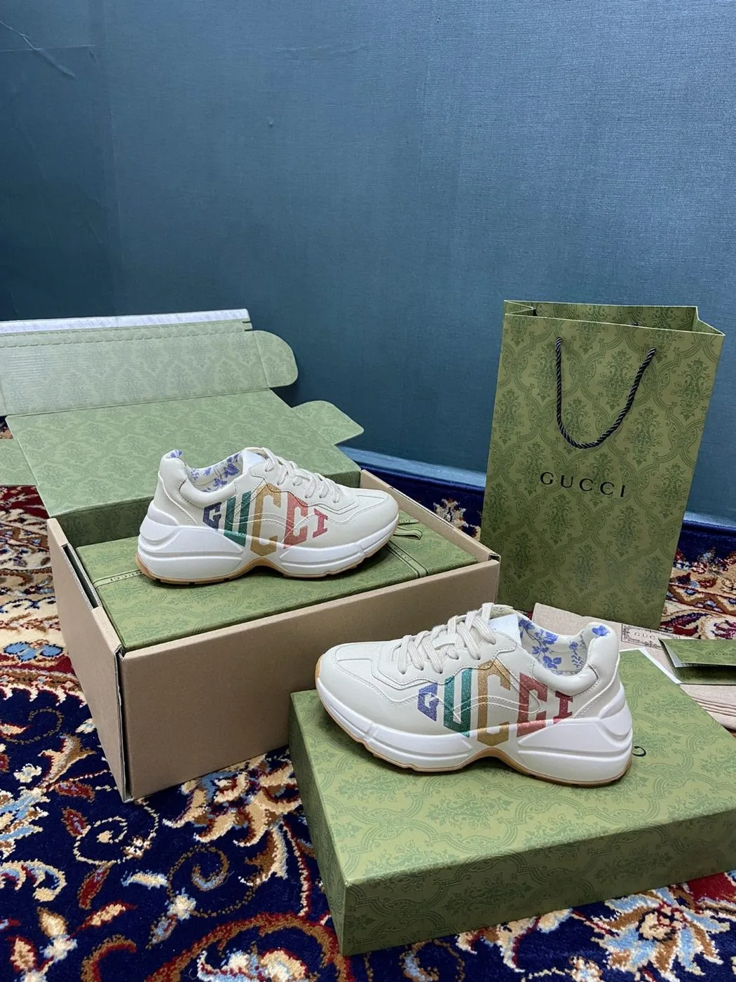 Gucci Men’s Rhyton Sneakers With Glitter White Ivory - Image 3