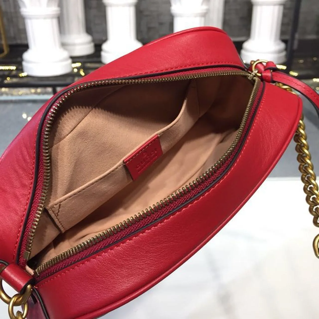 Gucci GG Marmont Small Matelassé Shoulder Bag Hibiscus Red Matelassé Chevron / - Image 6
