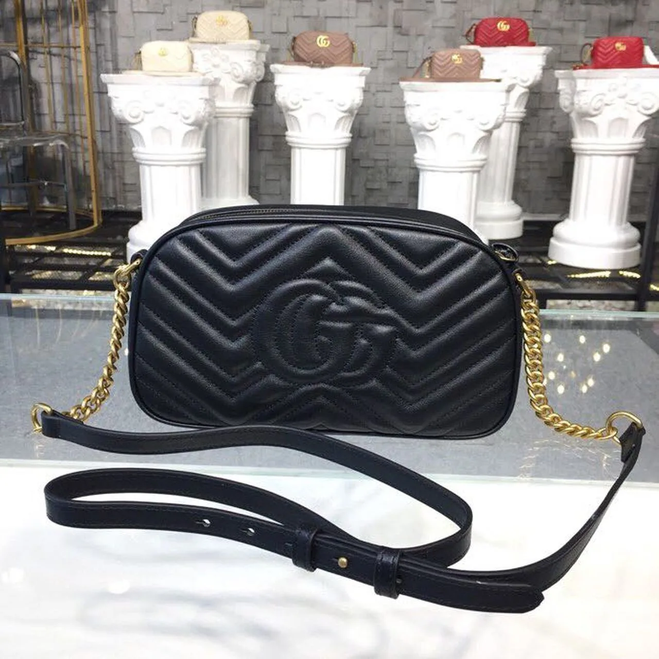 Gucci GG Marmont Small Matelassé Shoulder Bag Black Matelassé Chevron / - Image 4