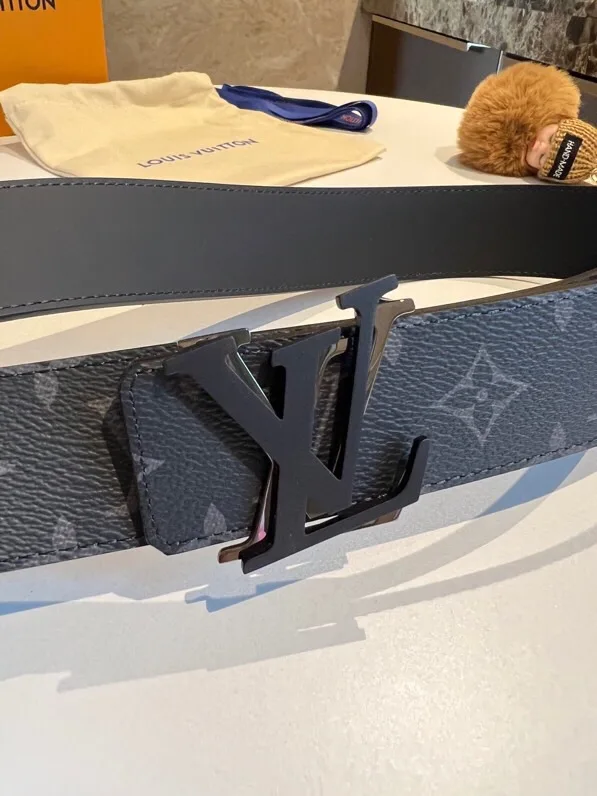 Alternative view of Louis Vuitton Shake Reversible LV Belt Monogram Eclipse Canvas Black Metal hardware