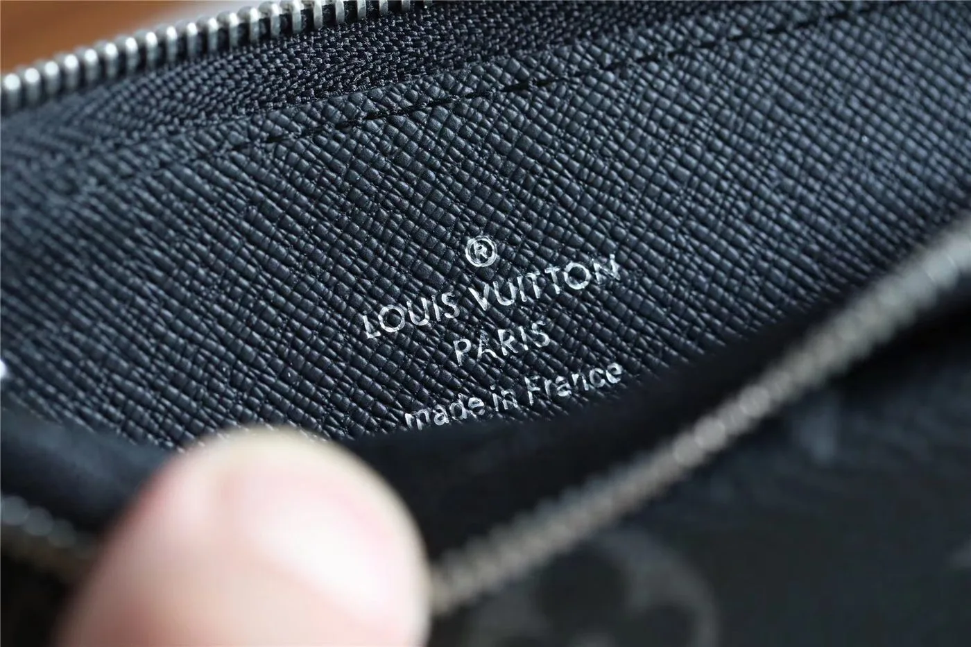 Louis Vuitton Card Holder Recto Verso Monogram Eclipse - Image 5