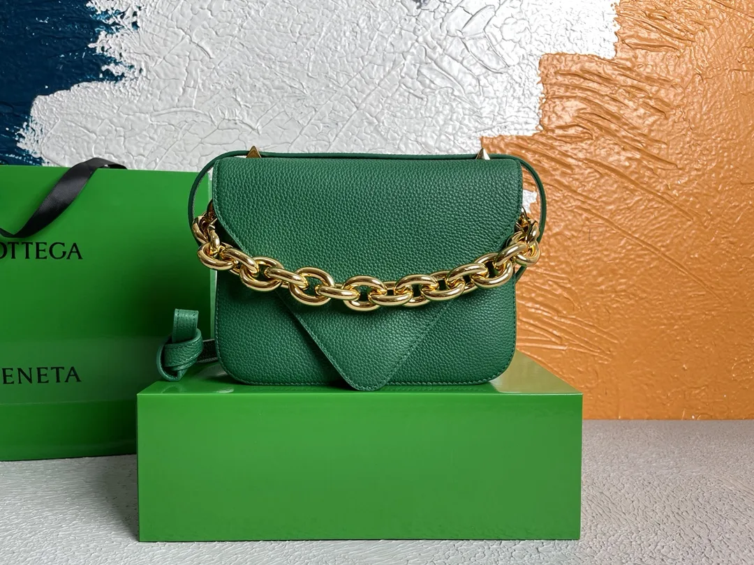 Bottega Veneta Mount