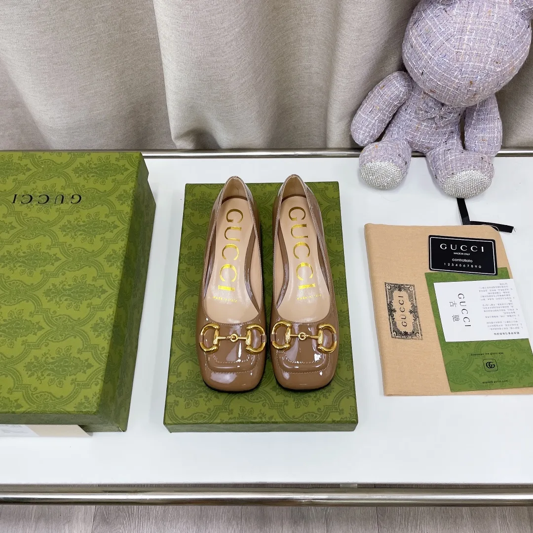 Gucci Mid-Heel Pump
