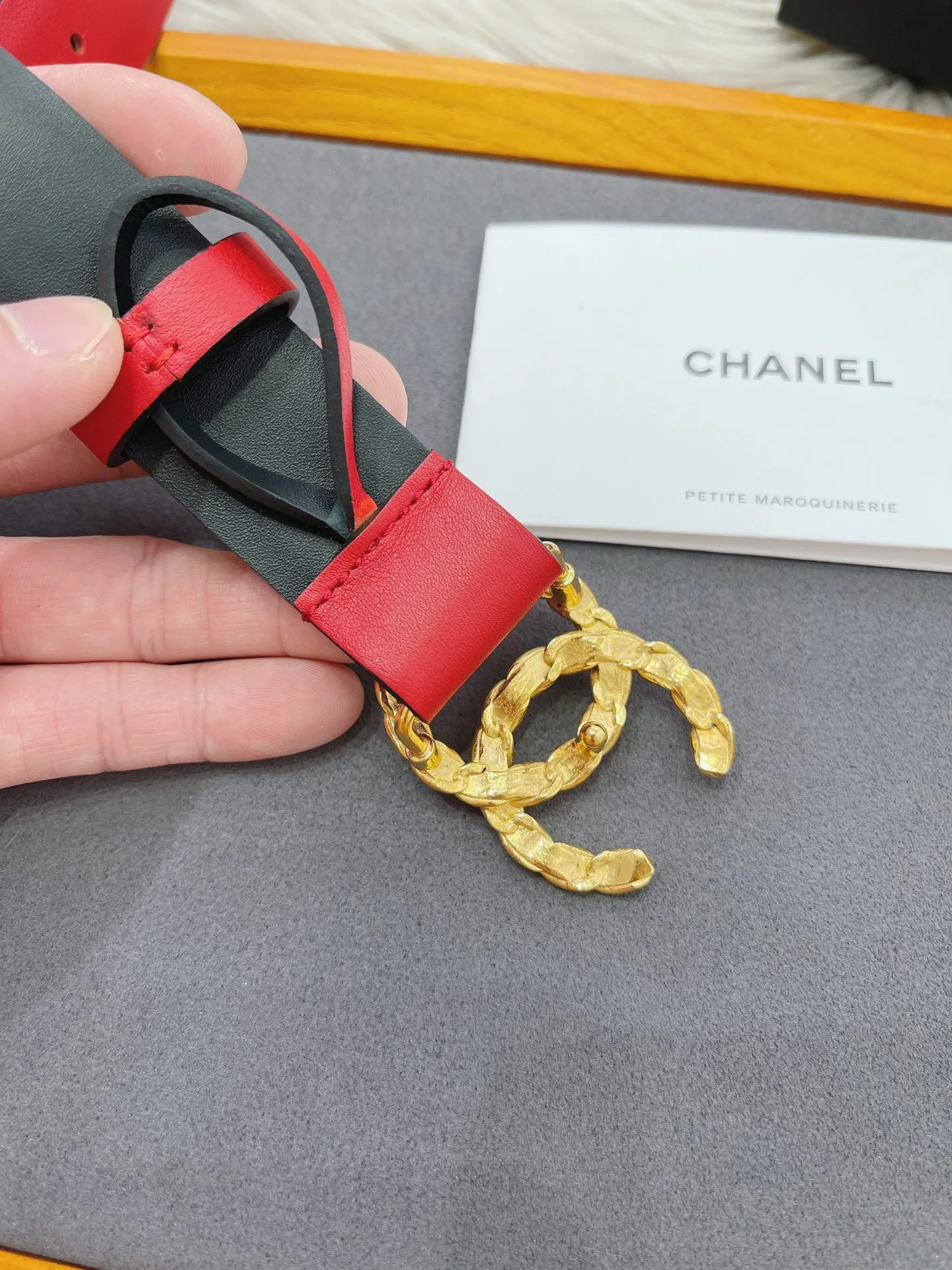 Chanel Shiny Gold Tone Chain Interlocking C Belt Red - Image 7