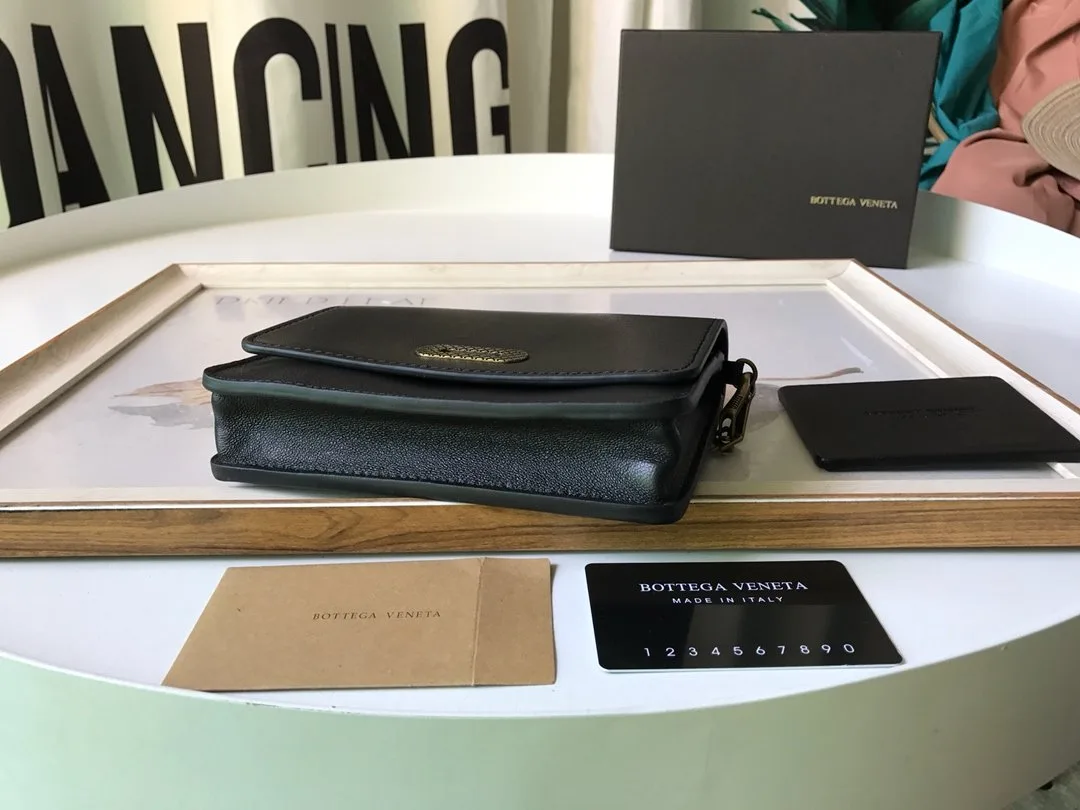 Bottega Veneta Crossbody Black - Image 4