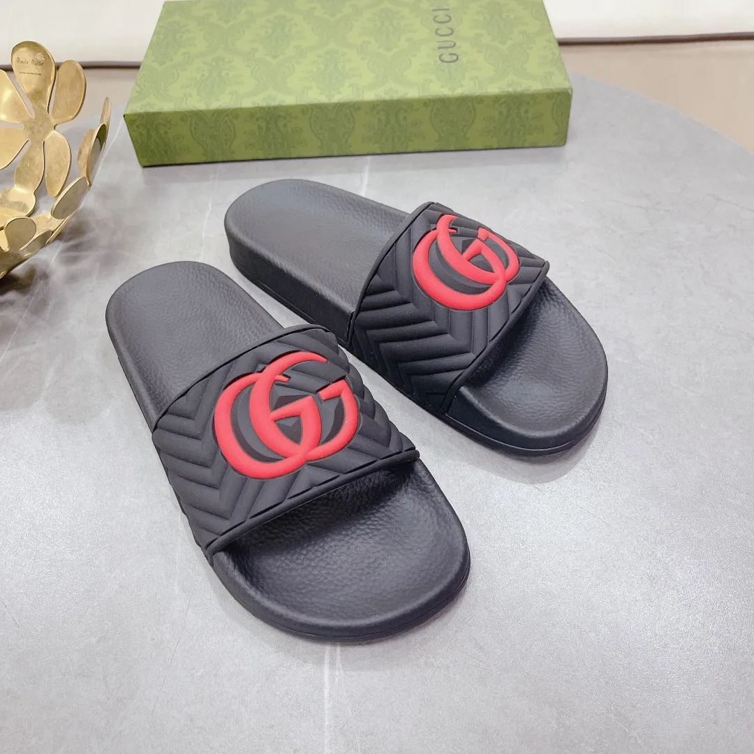 Gucci Women’s Quilted GG Rubber Slide Black And Red - Image 9