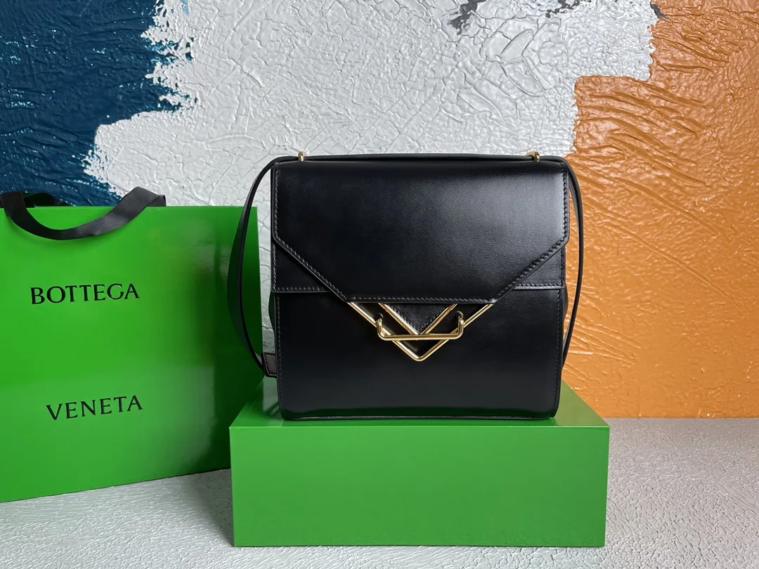Bottega Veneta Clip