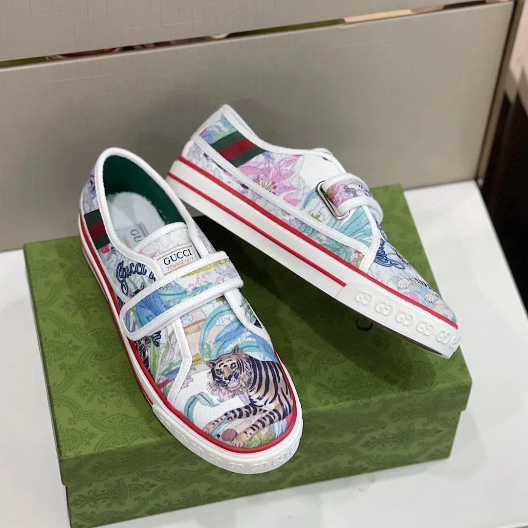Gucci Women’s Tennis 1977 Sneaker With Tiger White Blue - Image 3