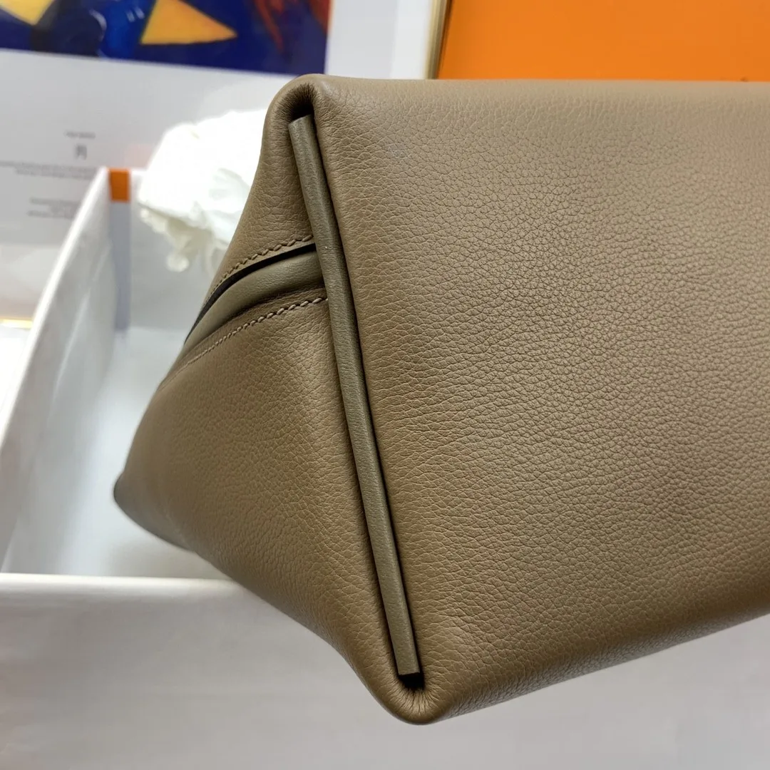 Hermes Clemence Swift Light Brown - Image 3