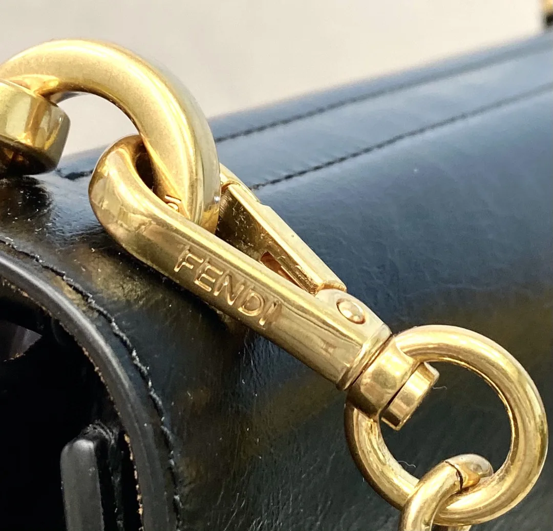 Fendi Kan U Small Black Bag For Woman / - Image 3