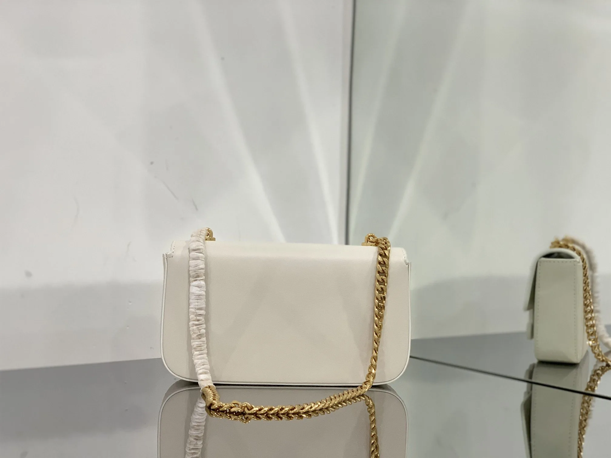 Celine Chain Shoulder Bag Cuir Triomphe White / - Image 7