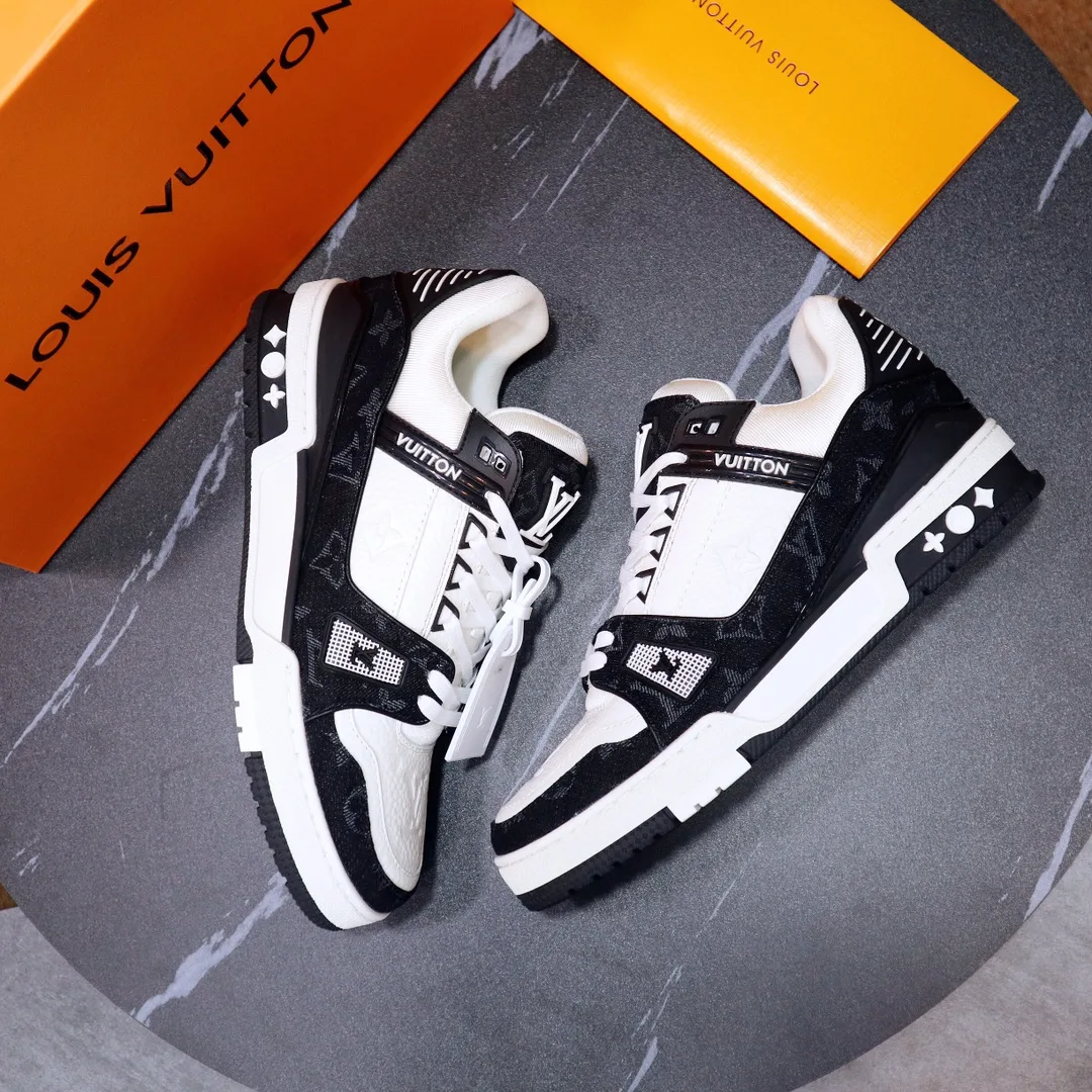 Louis Vuitton Trainer Sneaker Mix Of Materials Black/White - Image 6