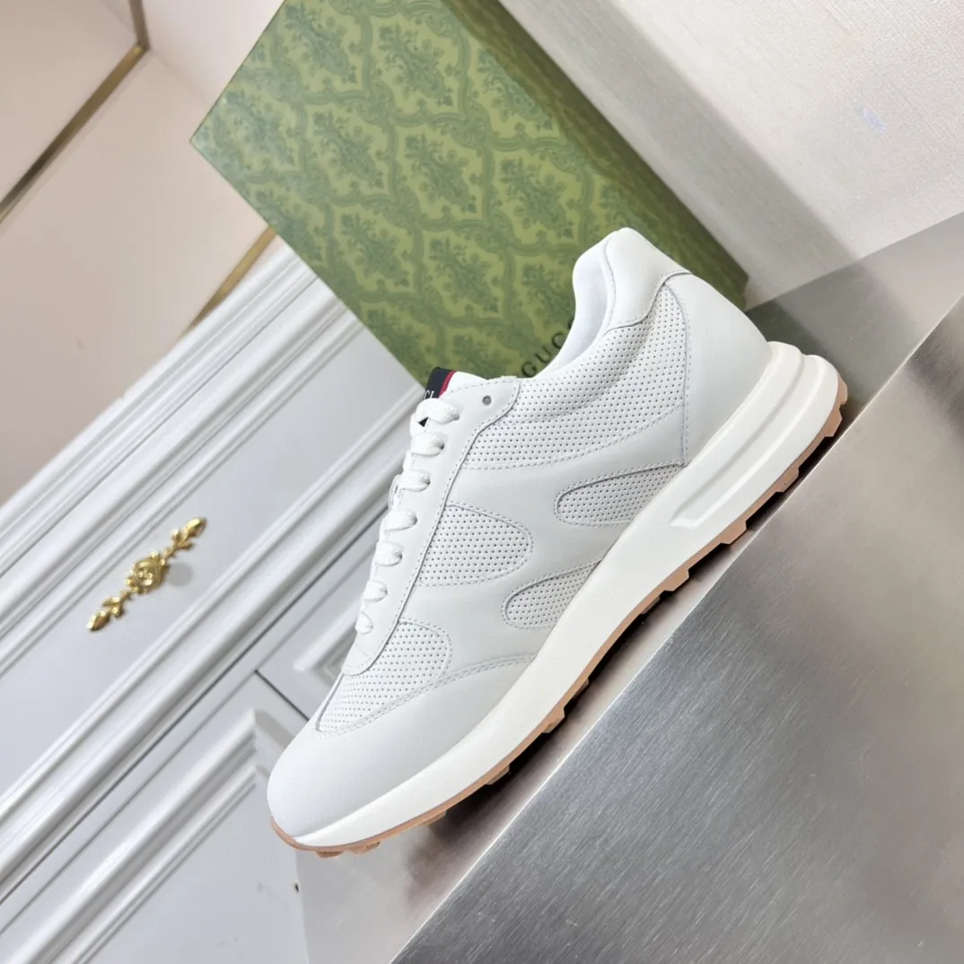 Alternative view of Gucci Men’s Sneakers White